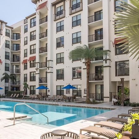 Frontdesk Lantower Westshore Apts Tampa Exterior photo